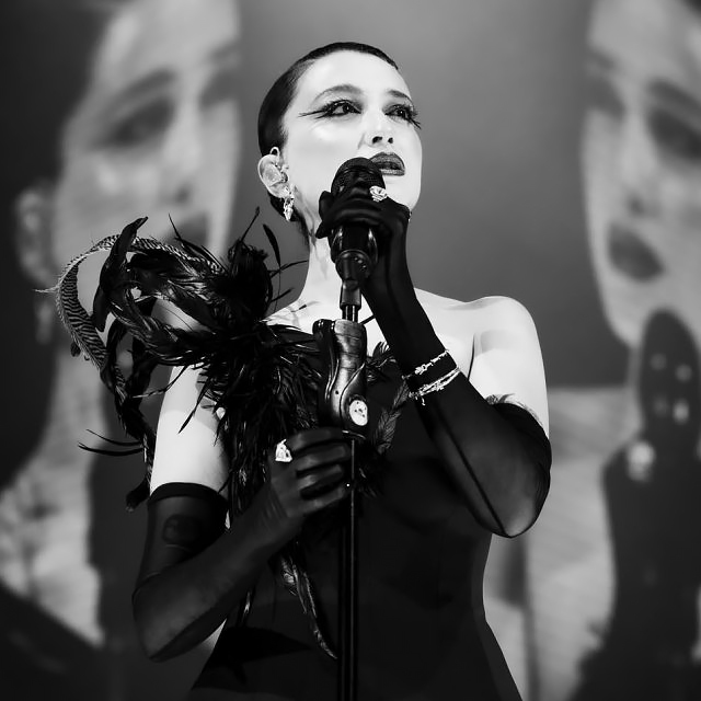 Melike Şahin “Sağ Salim”